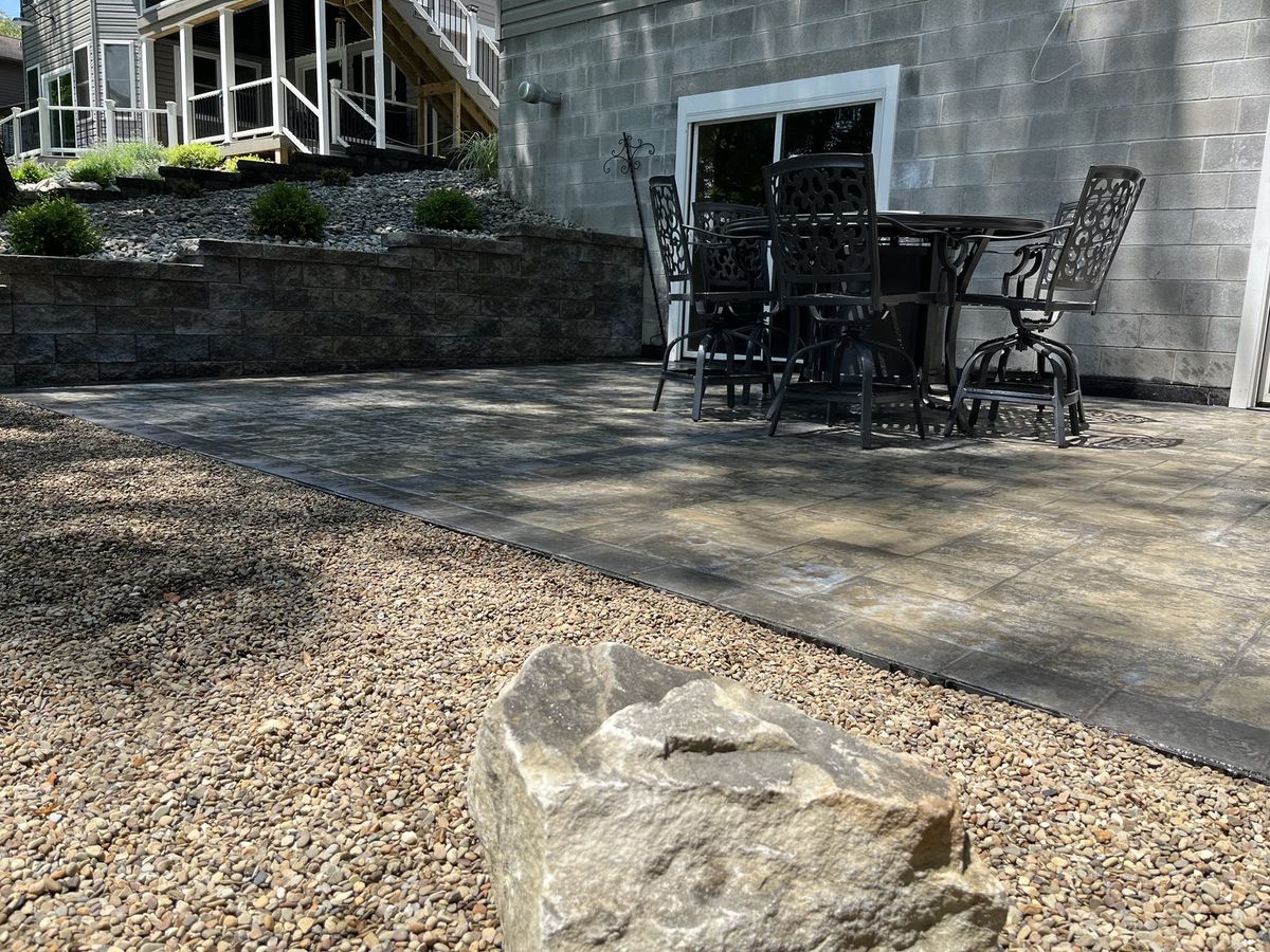 Hardscaping & retaining walls